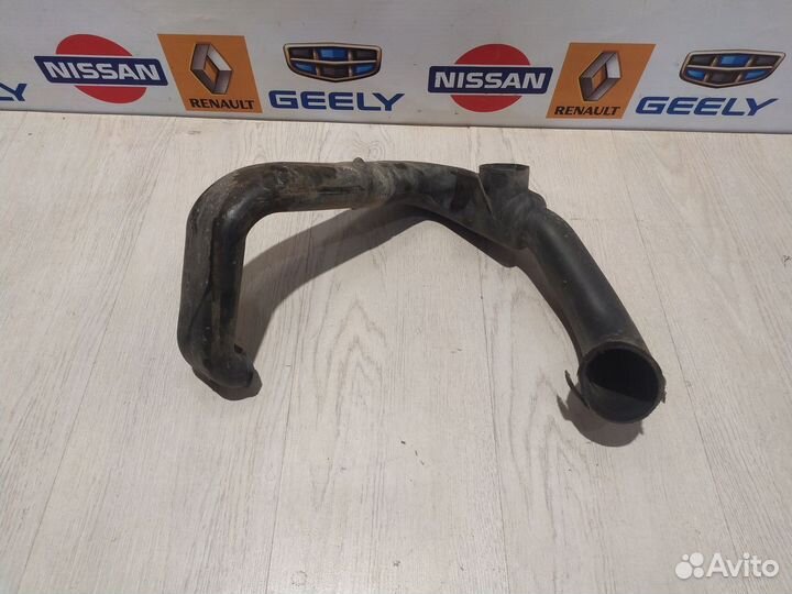 Патрубок воздухозаборника Воздухозаборник Geely em