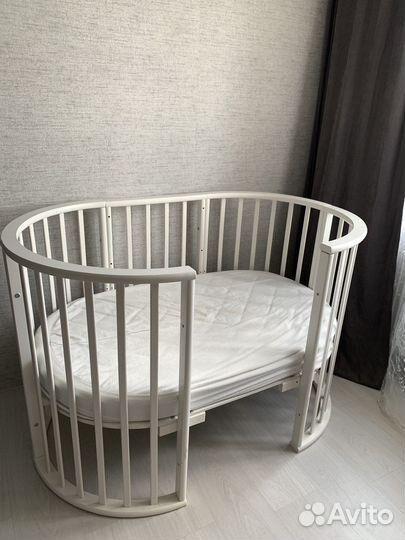 Детская кроватка трансформер с маятником