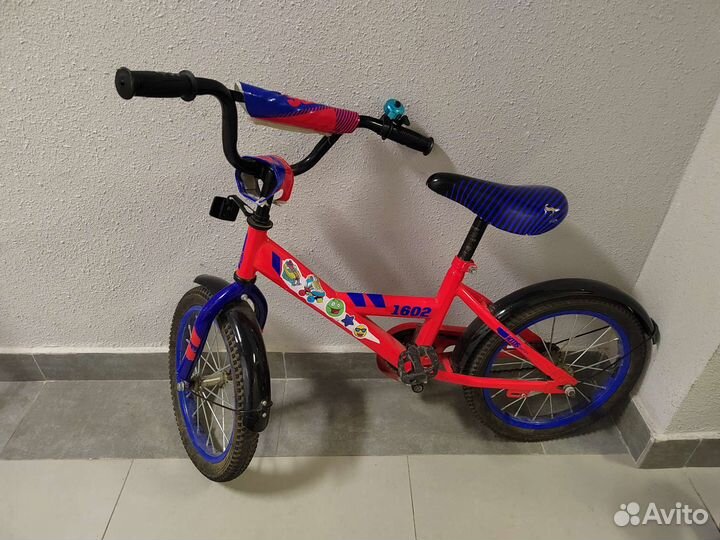 Детский велосипед. Состояние на фото видно
