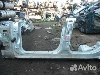 Порог левый Мерседес C219 CLS