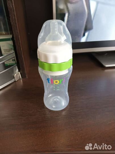Бутылочка для кормления новая