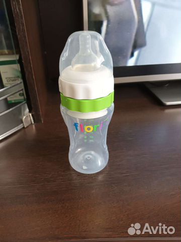 Бутылочка для кормления новая