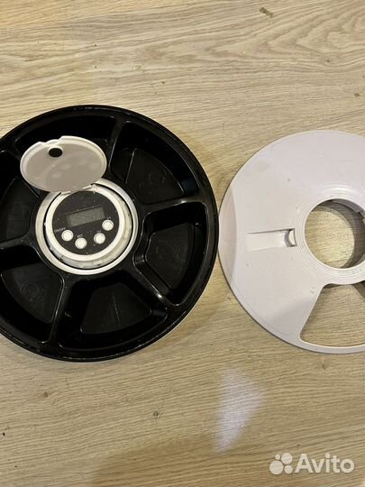 Автоматическая кормушка для животных