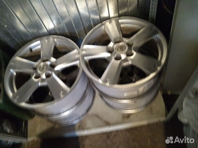 Диски R17 на Toyota RAV4 2013 г