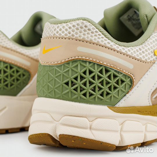 Кроссовки Nike Zoom Vomero 5