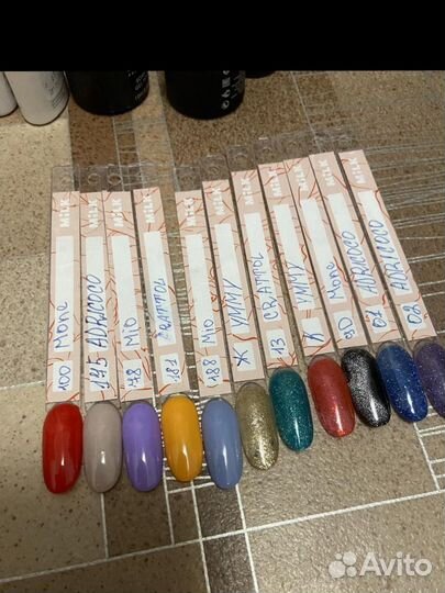 Гель лаки и базы в одни руки