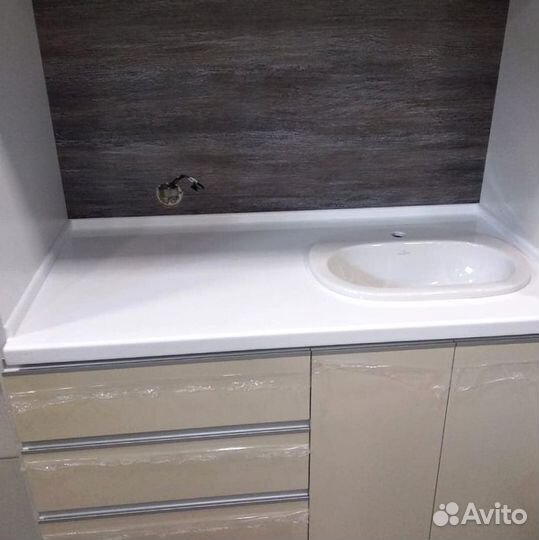 Столешница для ванной из искуственного камня