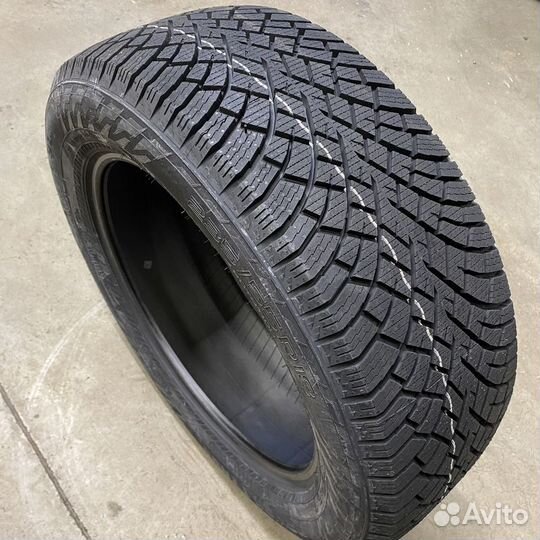 Nokian Tyres Hakkapeliitta R5 SUV 235/65 R17 108R