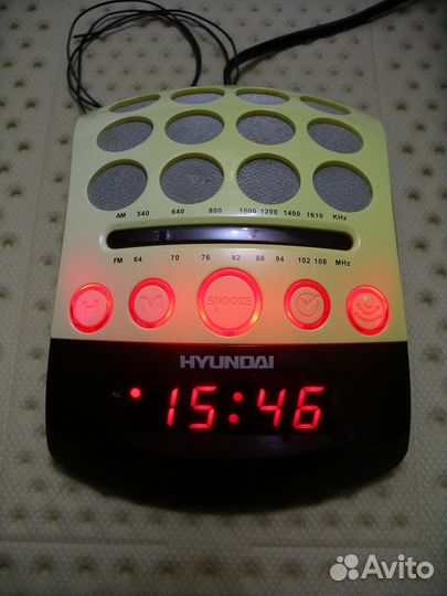 Радиоприемник Hyundai H-1535.Выключатели,розетки