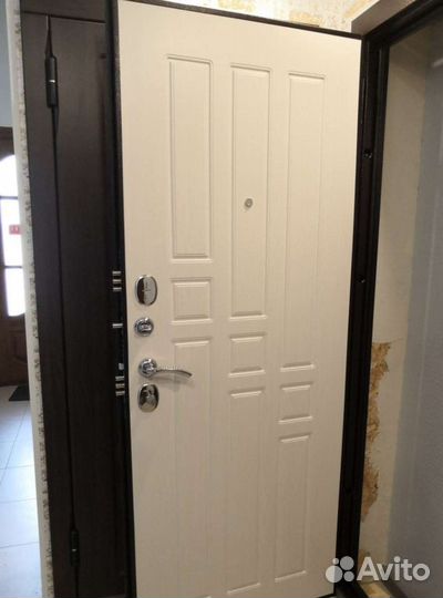 Входная дверь для улицы в наличии