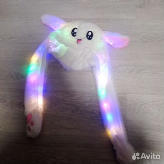 Игрушка заяц всё работает