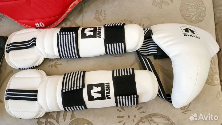 Защитная экипировка для занятий тхэквондо Ayashi