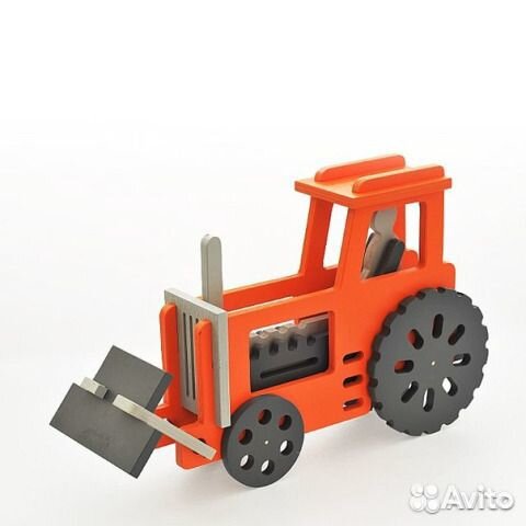 Трактор и тележки новые