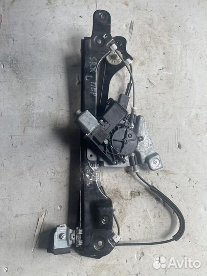 Стеклоподьемник передний левый cadillac srx II