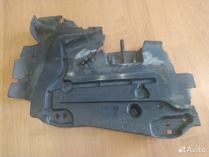 Воздуховод радиатора передний правый Peugeot 207