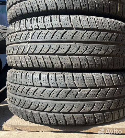 Continental VancoWinter 2 205/65 R16C