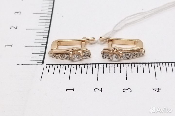 Серьги с синтетическим камнем Золото