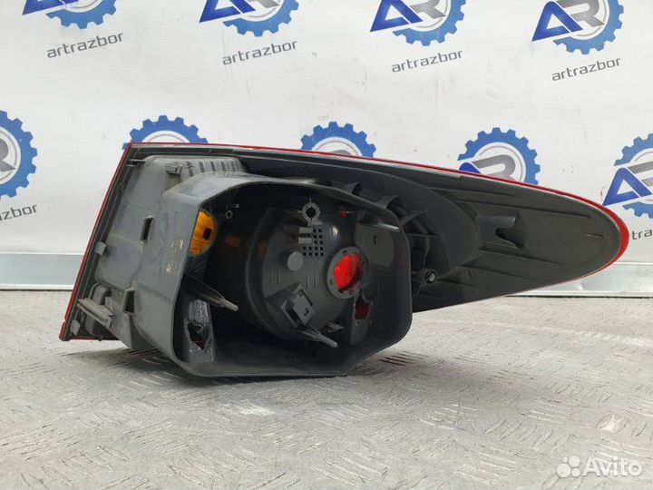 Фонарь задний наружный левый Hyundai Elantra HD