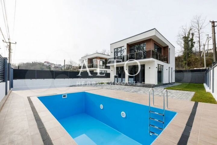 Дом 170 м² на участке 4,3 сот.