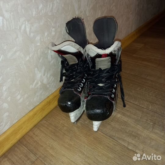 Хоккейные коньки bauer