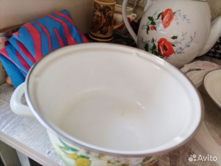 Кастрюля эмалированная