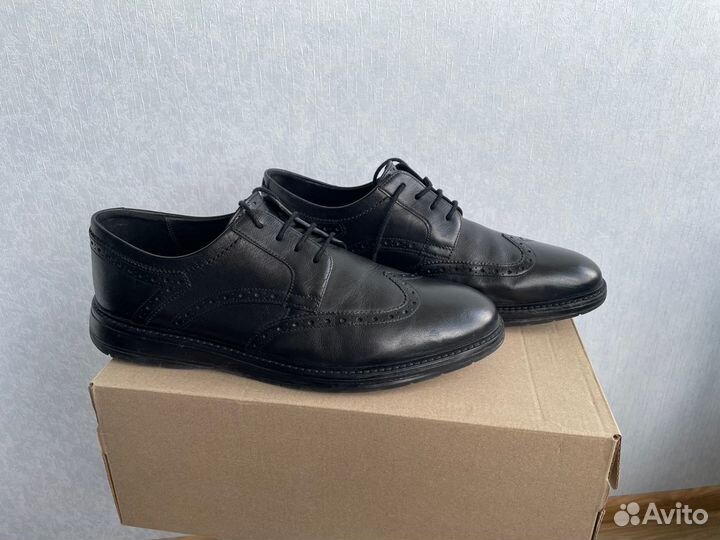Продаю мужские кожаные туфли Clarcs 42 размер