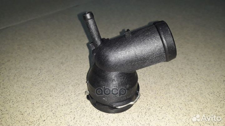 Фланец системы охлаждения audi/VW 1K0122291BQ VAG