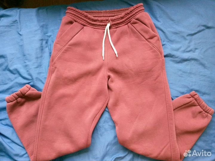 Спортивный женский костюм 