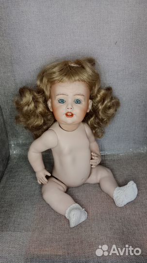 Реплика антикварной куклы