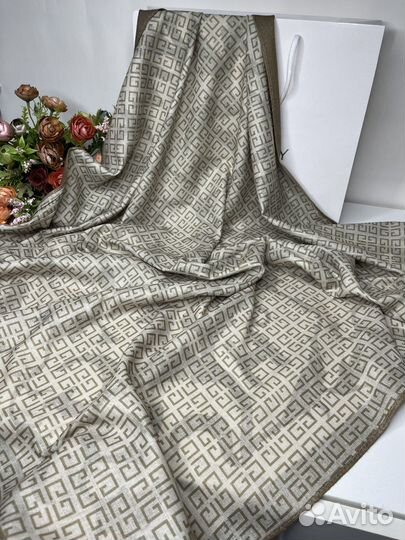 Двусторонний платок givency бежевый