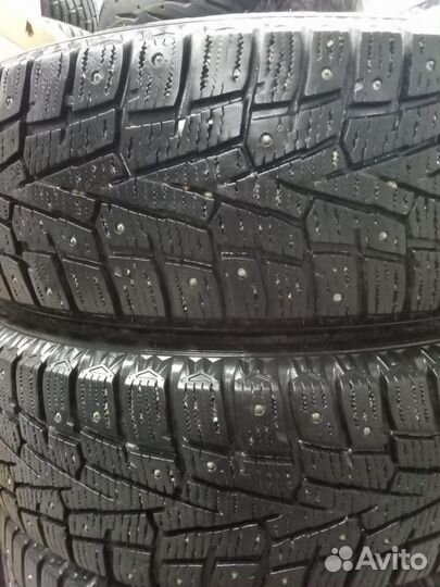 Roadstone Winguard WinSpike 215/65 R16