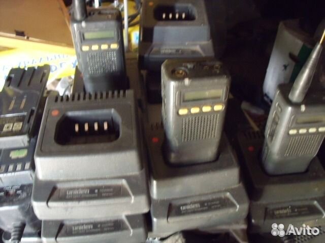 3 Рации 800мгц, транк, 7 зарядок, 5 аккум