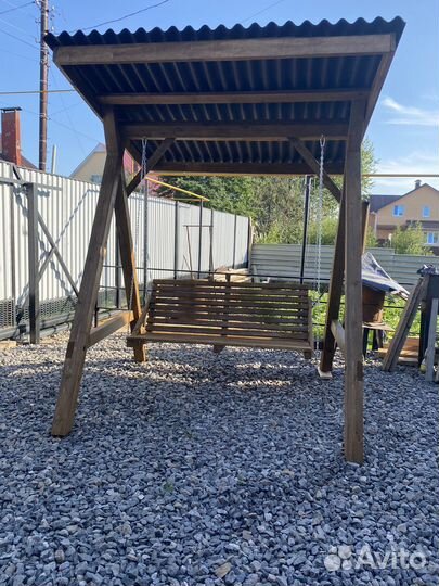 Садовые качели из дерева
