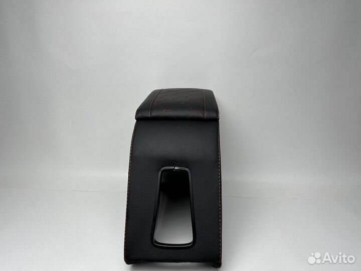 Подлокотник на Volkswagen Polo (10-15)