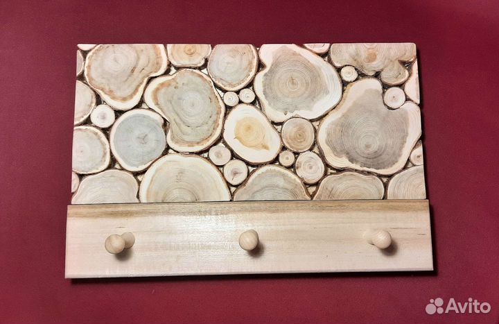 Вешалка из спилов можжевельника