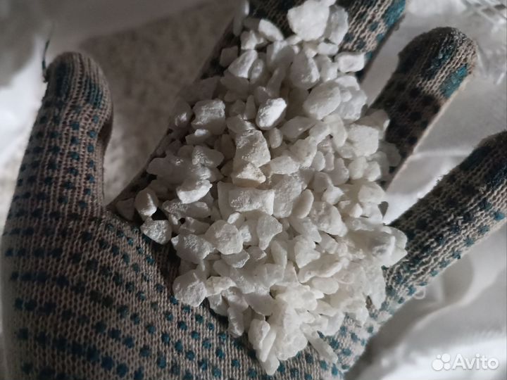 Мраморная крошка в мешках