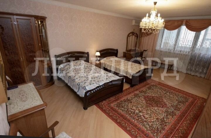 4-к. квартира, 171 м², 4/10 эт.