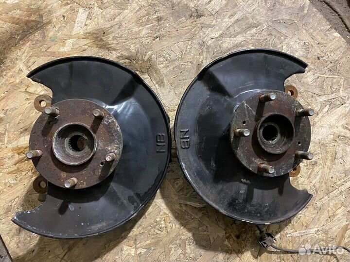 Поворотный кулак левый Honda Civic 4d