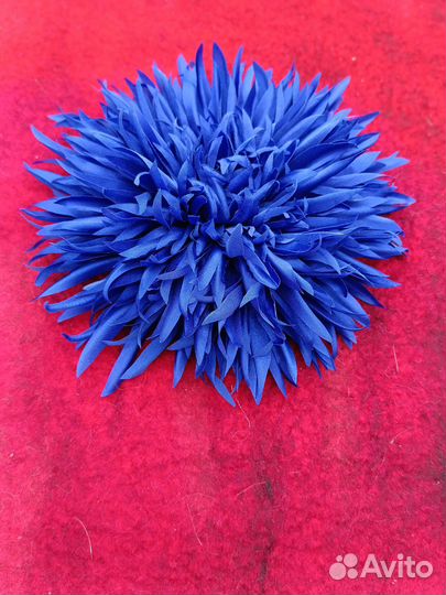 Брошь цветок из шелка