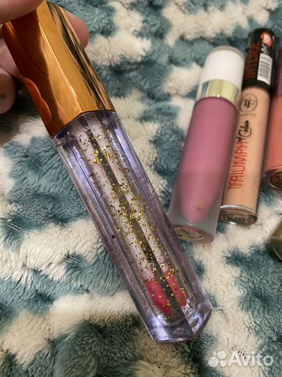 Набор косметики пакетом матовая помада карандаши