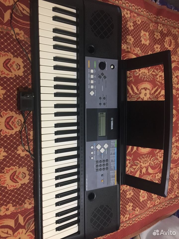 Yamaha PSR E233