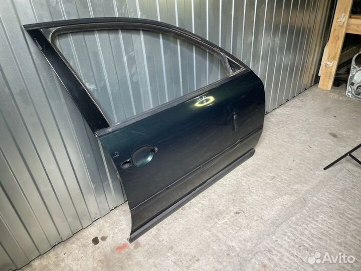 Дверь передняя правая Volkswagen Passat B5 1.6 AHL