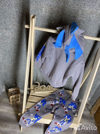 Костюм на мальчика H&M 110