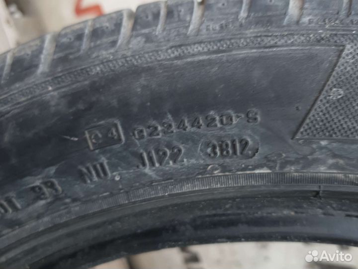 Pirelli P Zero Rosso 225/50 R17