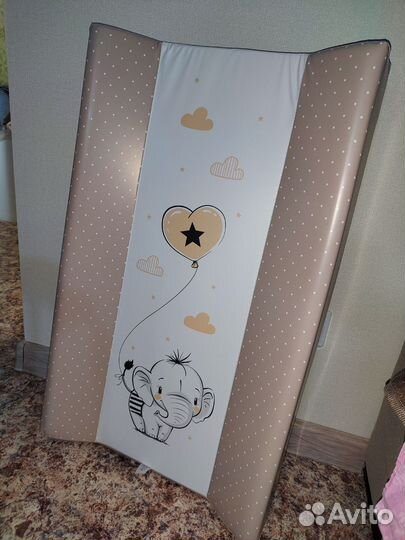 Пеленальная доска на кроватку