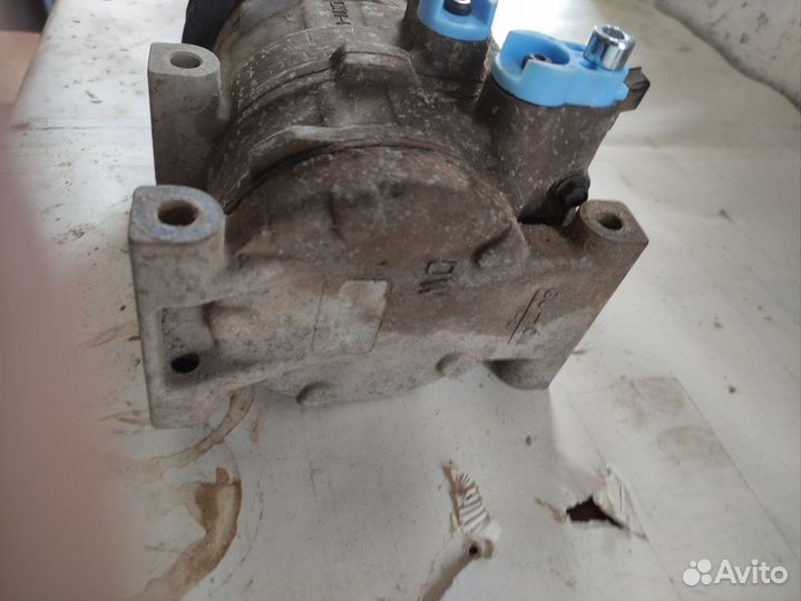 Компрессор кондиционера кия рио 3,Солярис