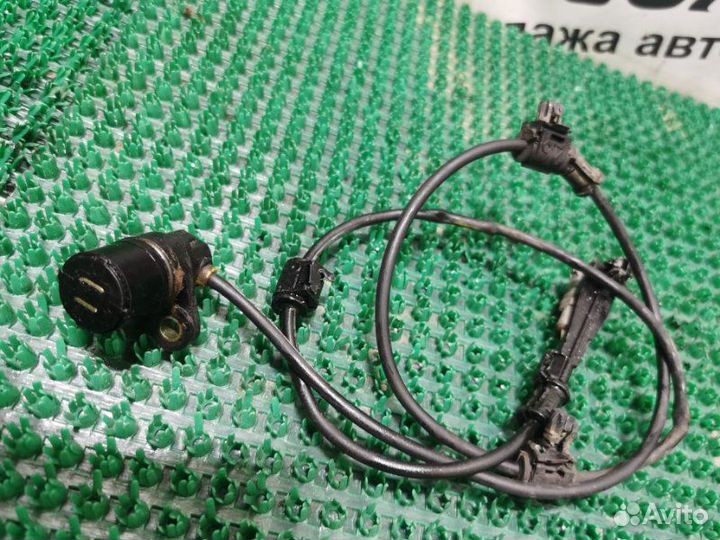 Датчик ABS задний правый Toyota Hilux Surf KZN185W