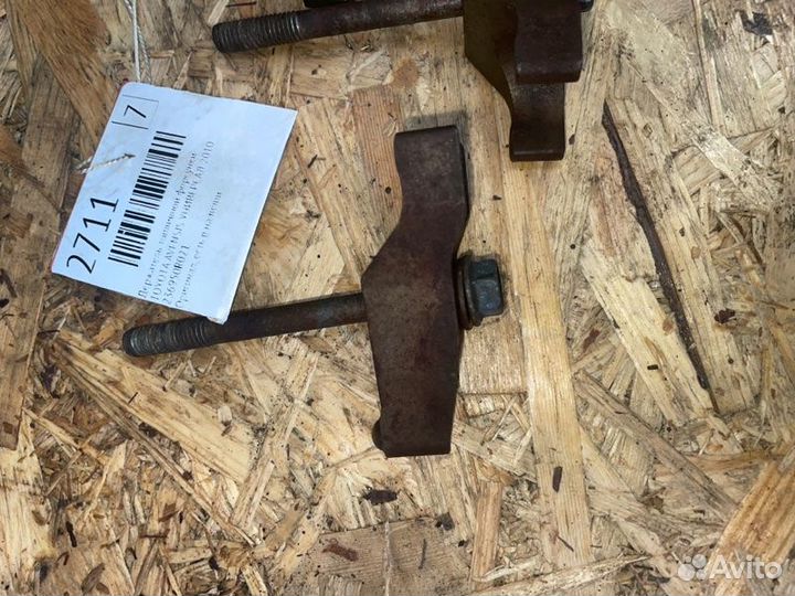 Держатель топливной форсунки Toyota Avensis