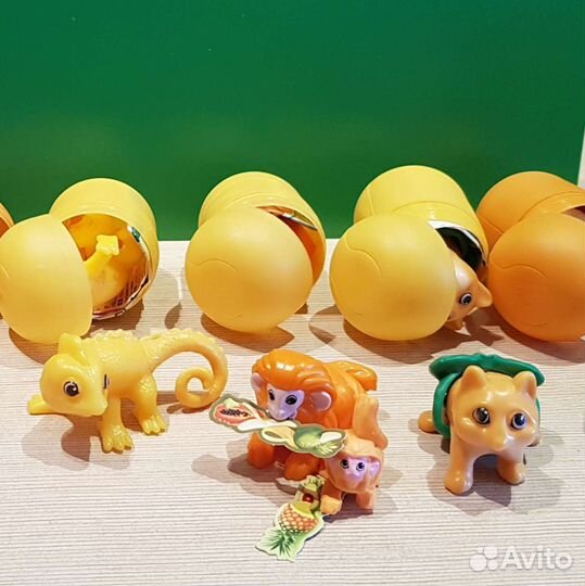 Игрушки киндер сюрприз (смурфики и натунс)