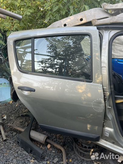 Задняя правая дверь. Рено Сандеро-Renault Step Вэй